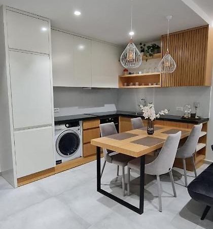 شقة ساراندا  في Luxurious Apartament المظهر الخارجي الصورة